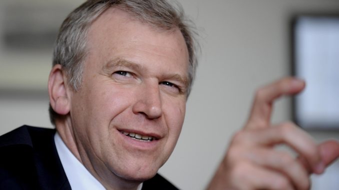 Yves Leterme chante l'hymne national Yves Leterme chante l'hymne national