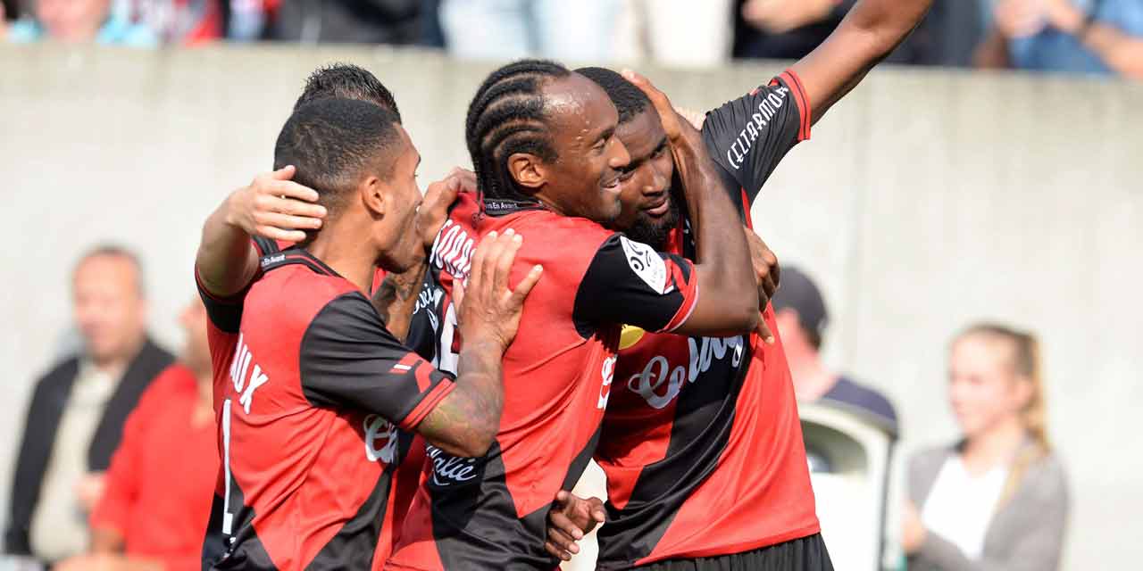 L’arbitre favorise les rouges!